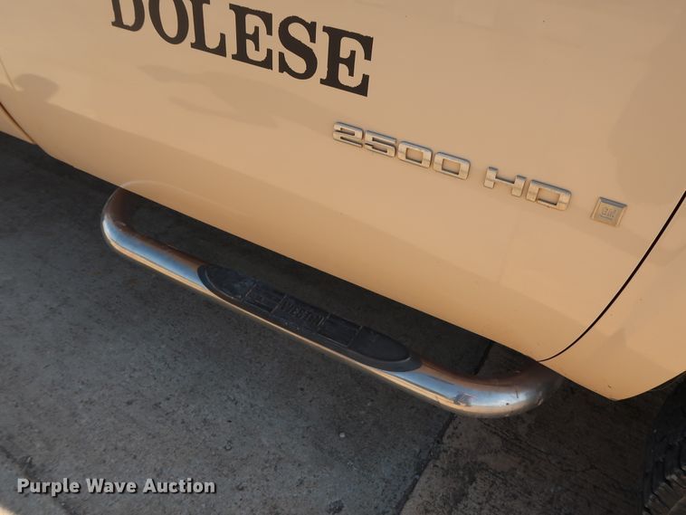 image for item GE9014 2008 Chevrolet Silverado 2500HD pickup truck