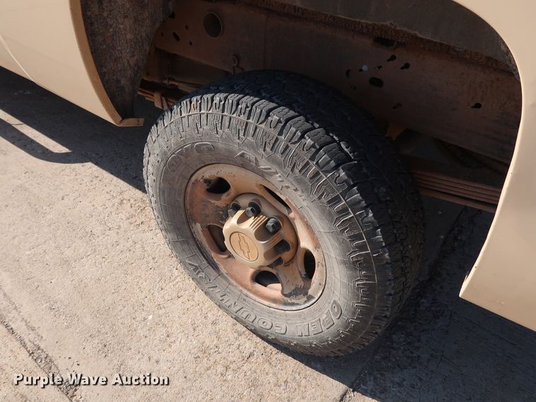 image for item GE9014 2008 Chevrolet Silverado 2500HD pickup truck