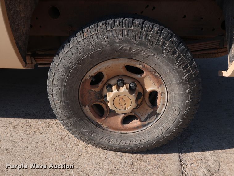 image for item GE9014 2008 Chevrolet Silverado 2500HD pickup truck