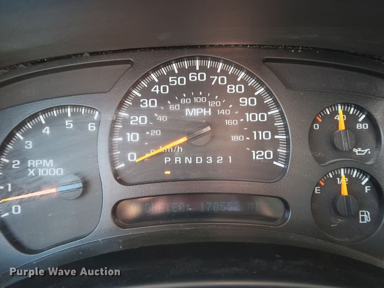 image for item GE9015 2006 Chevrolet Silverado 1500 Crew Cab pickup truck