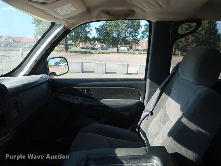 image for item GE9015 2006 Chevrolet Silverado 1500 Crew Cab pickup truck