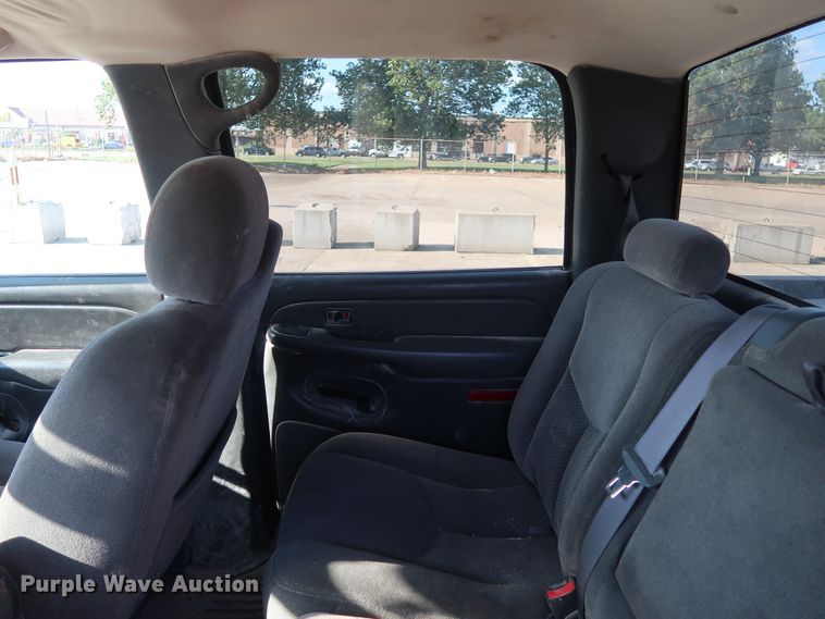 image for item GE9015 2006 Chevrolet Silverado 1500 Crew Cab pickup truck