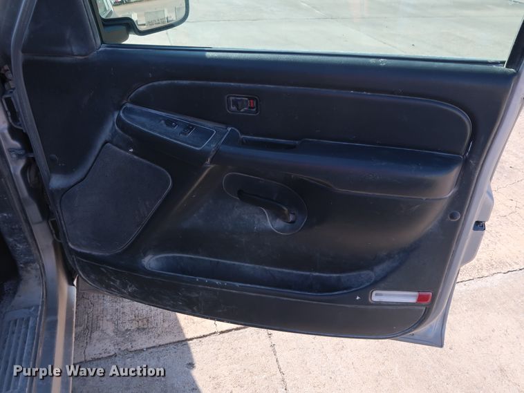 image for item GE9015 2006 Chevrolet Silverado 1500 Crew Cab pickup truck