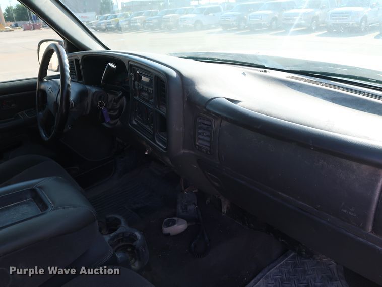 image for item GE9015 2006 Chevrolet Silverado 1500 Crew Cab pickup truck