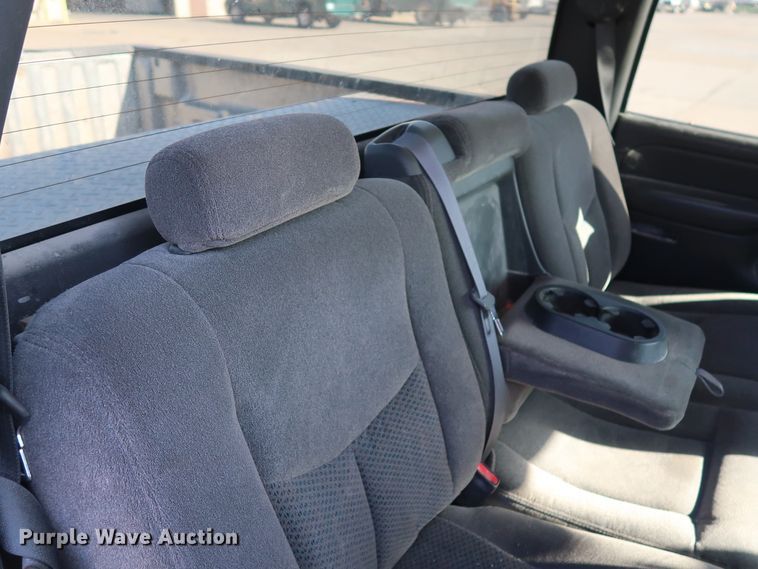 image for item GE9015 2006 Chevrolet Silverado 1500 Crew Cab pickup truck