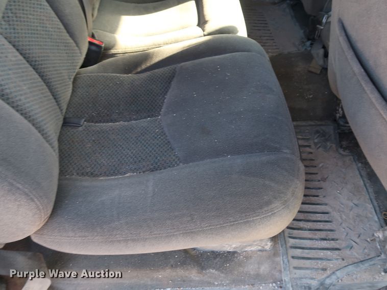 image for item GE9015 2006 Chevrolet Silverado 1500 Crew Cab pickup truck