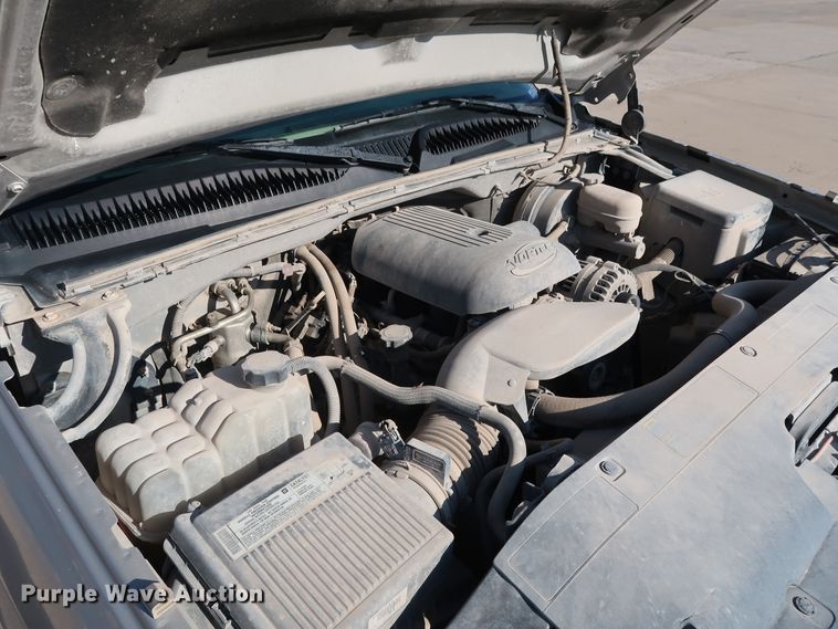 image for item GE9015 2006 Chevrolet Silverado 1500 Crew Cab pickup truck