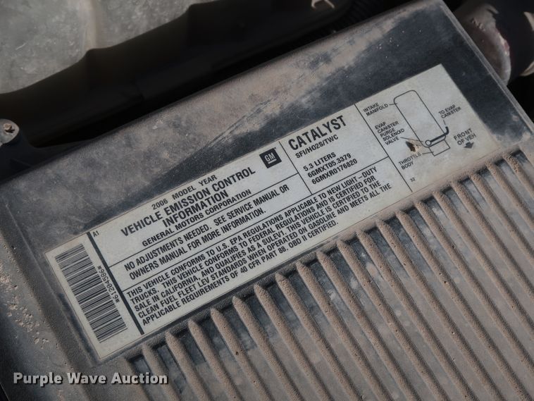 image for item GE9015 2006 Chevrolet Silverado 1500 Crew Cab pickup truck