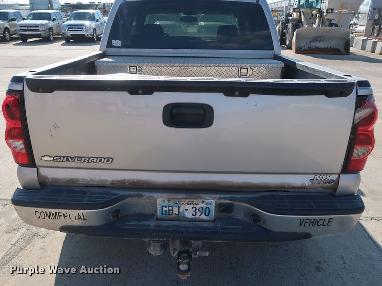 image for item GE9015 2006 Chevrolet Silverado 1500 Crew Cab pickup truck