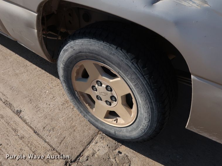 image for item GE9015 2006 Chevrolet Silverado 1500 Crew Cab pickup truck