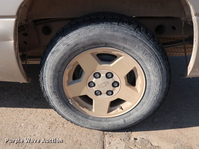 image for item GE9015 2006 Chevrolet Silverado 1500 Crew Cab pickup truck