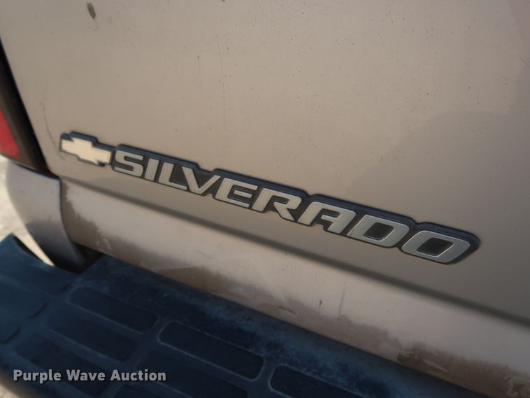 image for item GE9015 2006 Chevrolet Silverado 1500 Crew Cab pickup truck