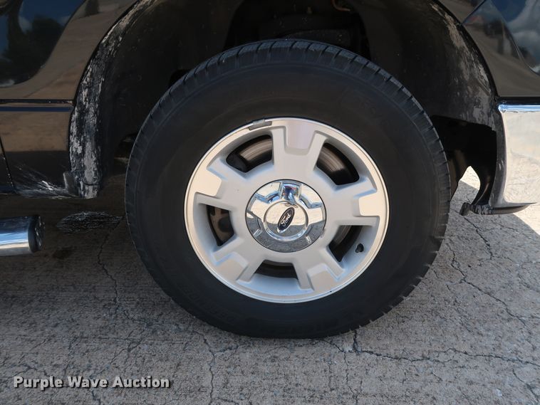 image for item GE9016 2014 Ford F150 XLT SuperCrew pickup truck