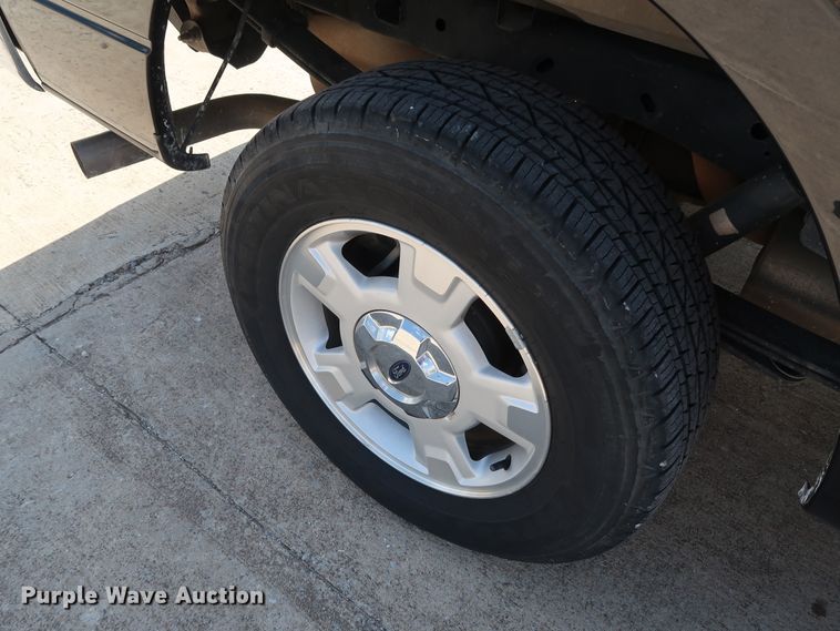 image for item GE9016 2014 Ford F150 XLT SuperCrew pickup truck