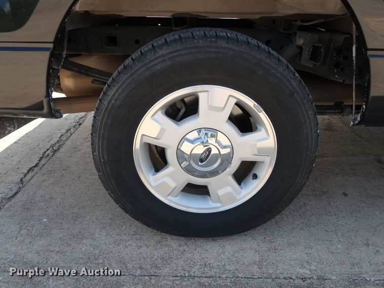 image for item GE9016 2014 Ford F150 XLT SuperCrew pickup truck