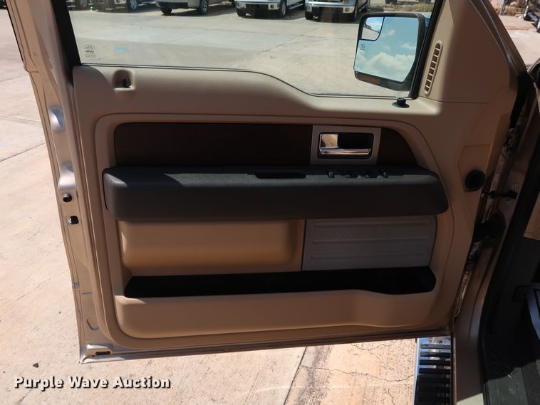 image for item GE9017 2014 Ford F150 Lariat SuperCrew pickup truck