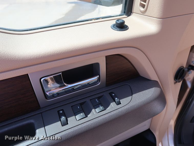 image for item GE9017 2014 Ford F150 Lariat SuperCrew pickup truck