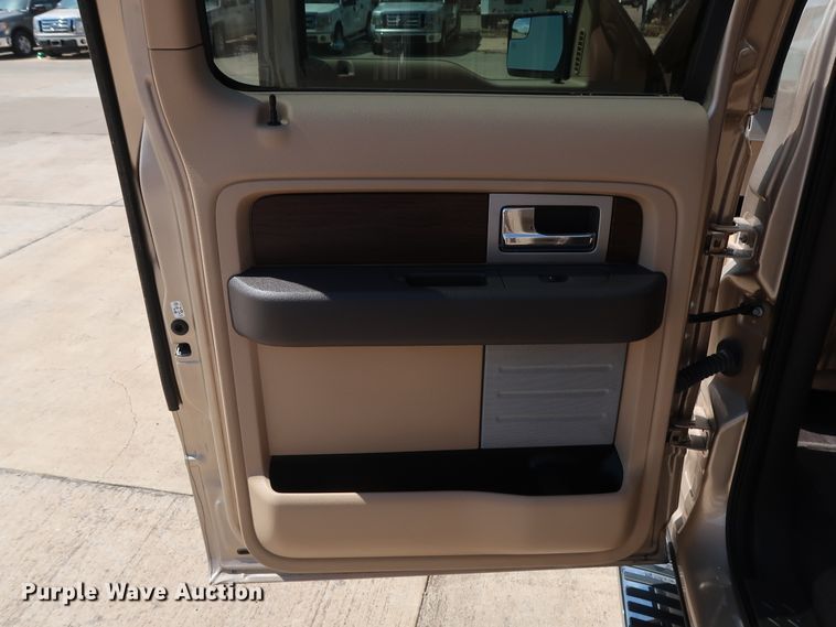 image for item GE9017 2014 Ford F150 Lariat SuperCrew pickup truck