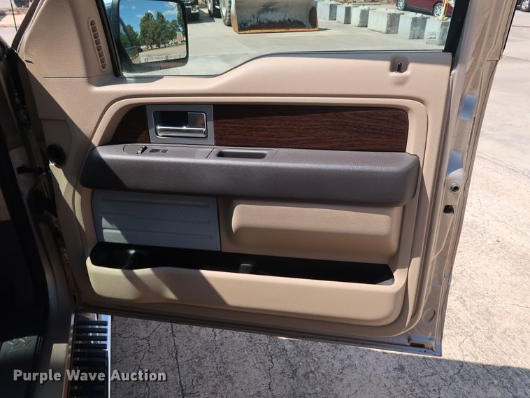 image for item GE9017 2014 Ford F150 Lariat SuperCrew pickup truck