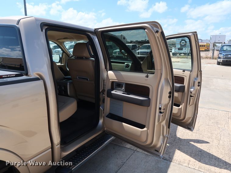 image for item GE9017 2014 Ford F150 Lariat SuperCrew pickup truck