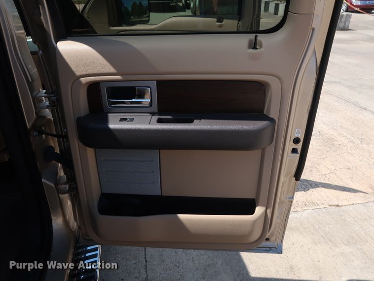 image for item GE9017 2014 Ford F150 Lariat SuperCrew pickup truck