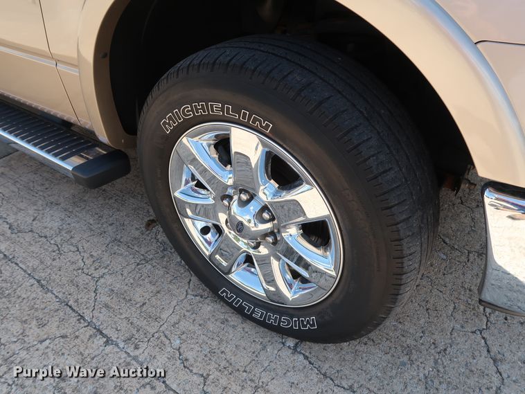 image for item GE9017 2014 Ford F150 Lariat SuperCrew pickup truck