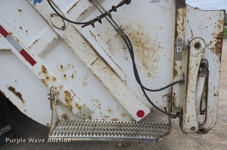 image for item DB10152 2011 International WorkStar 7400 refuse truck