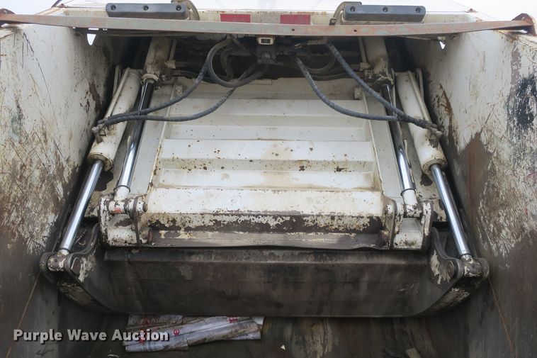 image for item DB10152 2011 International WorkStar 7400 refuse truck