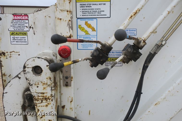 image for item DB10152 2011 International WorkStar 7400 refuse truck