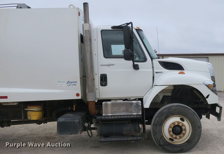 image for item DB10152 2011 International WorkStar 7400 refuse truck