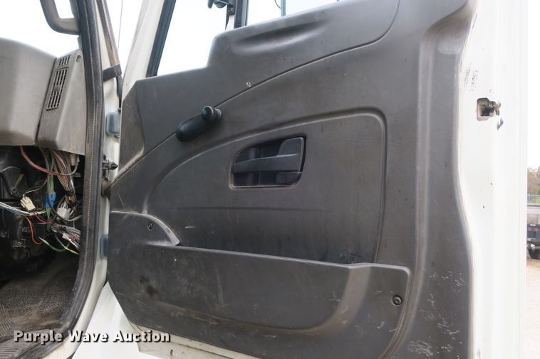 image for item DB10152 2011 International WorkStar 7400 refuse truck