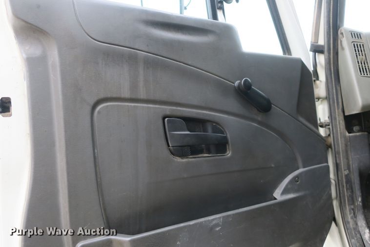 image for item DB10152 2011 International WorkStar 7400 refuse truck