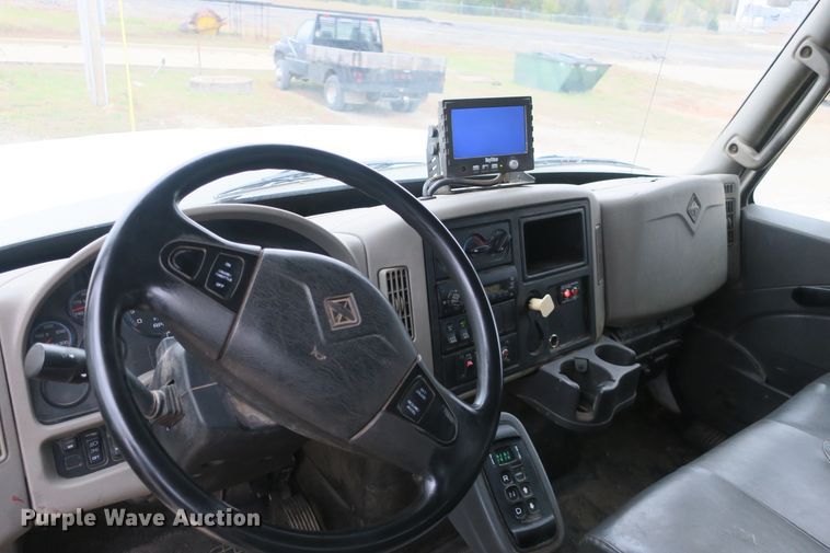 image for item DB10152 2011 International WorkStar 7400 refuse truck