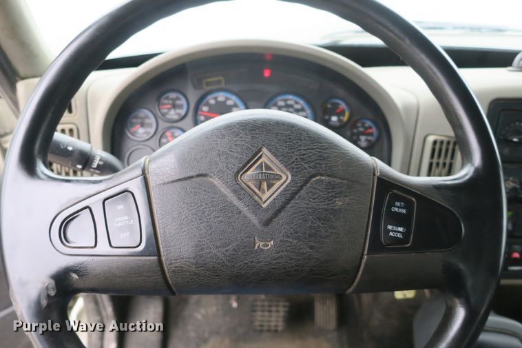 image for item DB10152 2011 International WorkStar 7400 refuse truck