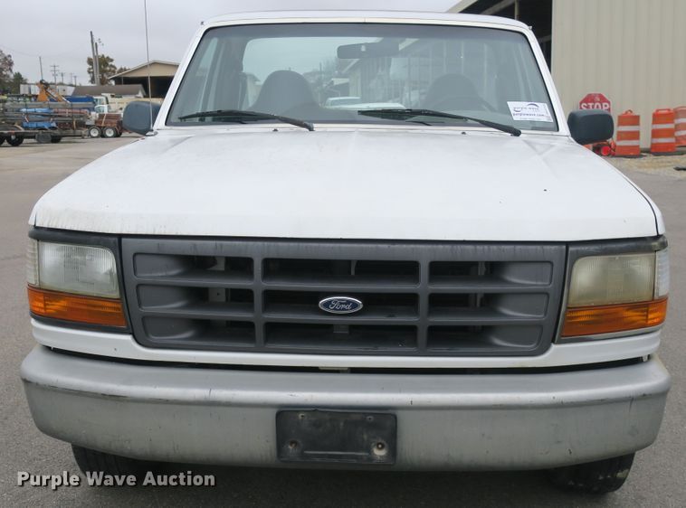 image for item DB10153 1995 Ford F150 XL pickup truck