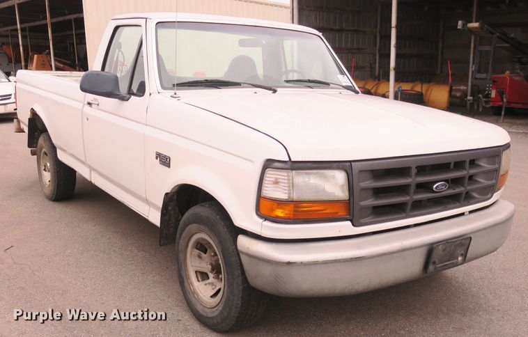 image for item DB10153 1995 Ford F150 XL pickup truck