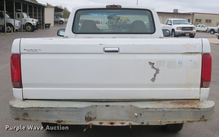 image for item DB10153 1995 Ford F150 XL pickup truck