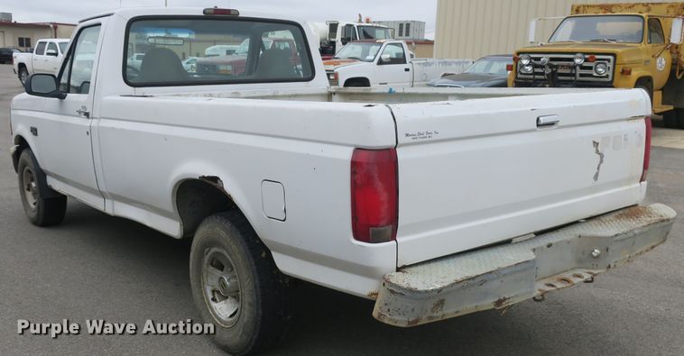 image for item DB10153 1995 Ford F150 XL pickup truck