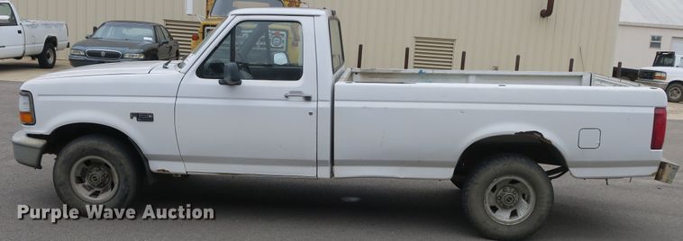 image for item DB10153 1995 Ford F150 XL pickup truck