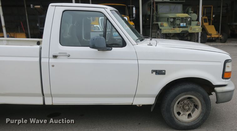 image for item DB10153 1995 Ford F150 XL pickup truck