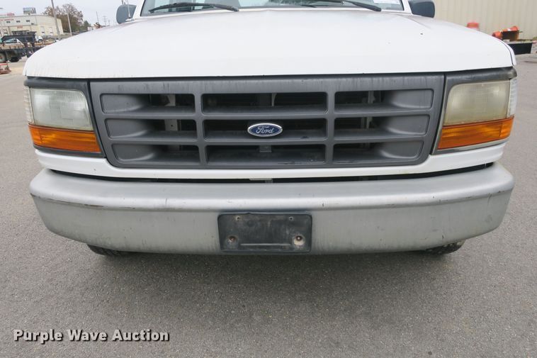 image for item DB10153 1995 Ford F150 XL pickup truck