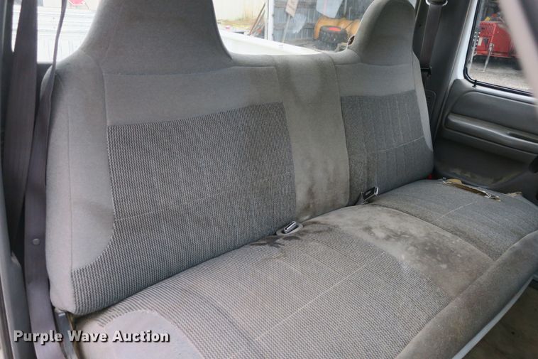 image for item DB10153 1995 Ford F150 XL pickup truck