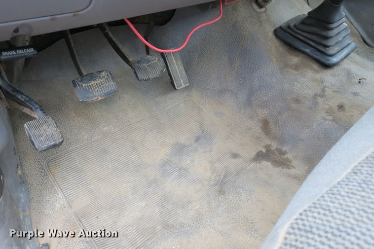 image for item DB10153 1995 Ford F150 XL pickup truck