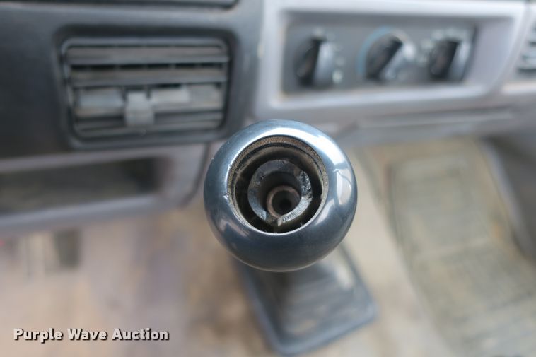 image for item DB10153 1995 Ford F150 XL pickup truck