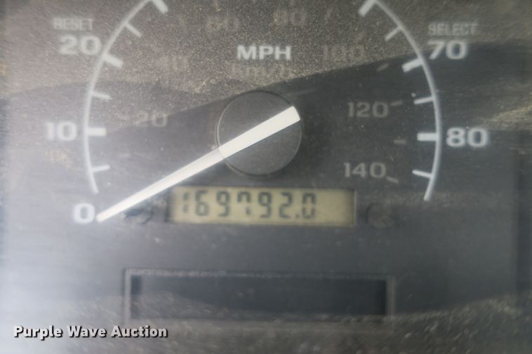 image for item DB10153 1995 Ford F150 XL pickup truck