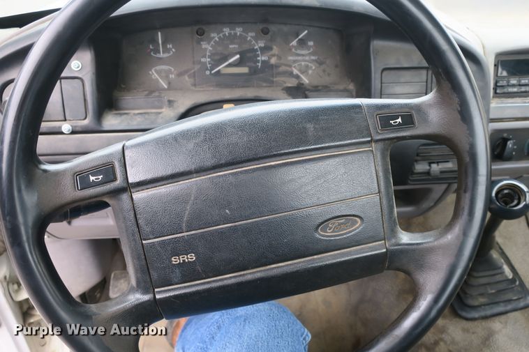 image for item DB10153 1995 Ford F150 XL pickup truck