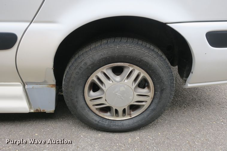 image for item DB10156 2005 Chevrolet Venture Amerivan handicap accessible van