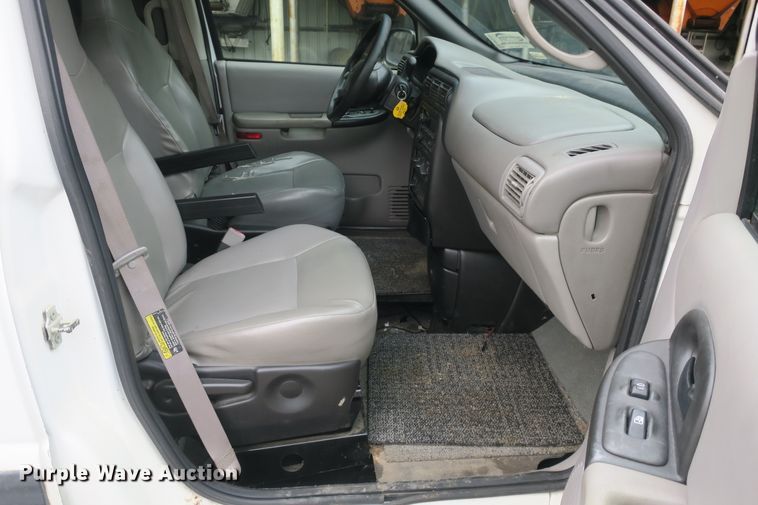 image for item DB10156 2005 Chevrolet Venture Amerivan handicap accessible van