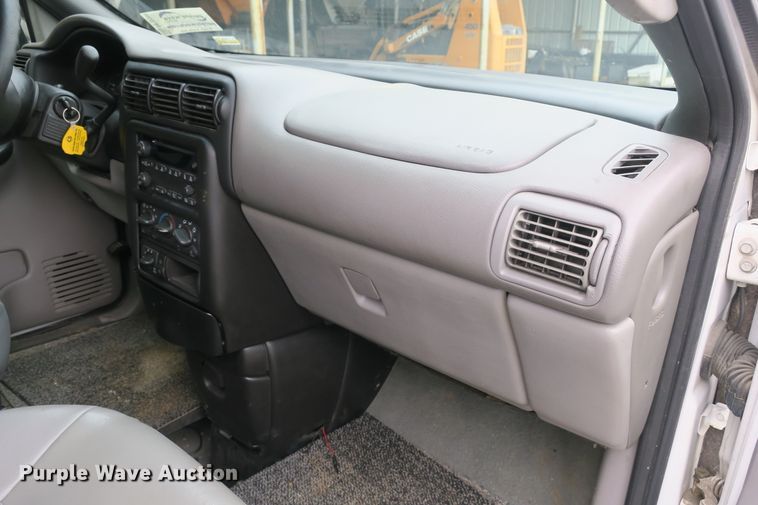 image for item DB10156 2005 Chevrolet Venture Amerivan handicap accessible van