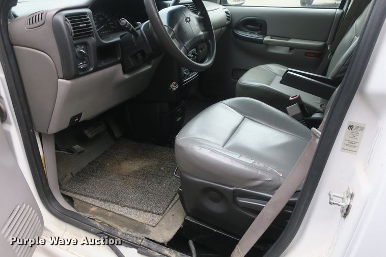 image for item DB10156 2005 Chevrolet Venture Amerivan handicap accessible van